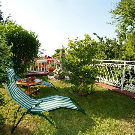 Klara Bed & Breakfast 3*