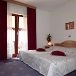 Klara 3*