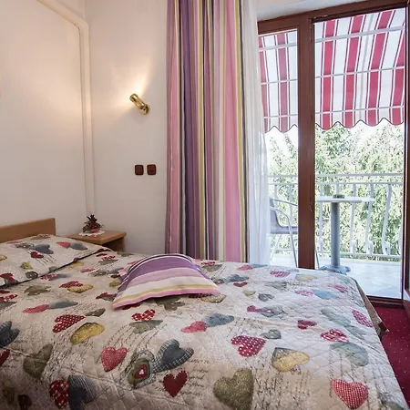 Bed & Breakfast Klara 3*